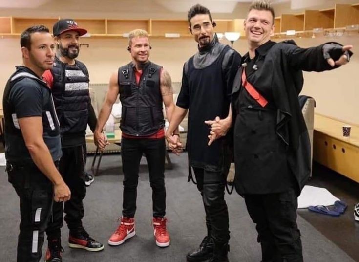 boys_italy's tweet photo. Italy wanted more DNA Tour and you make our dream reality 😍 Thanks guys 😘 See you soon in Bologna 🇮🇹@backstreetboys @kevinrichardson @nickcarter @howied @aj_mclean @brian_littrell #backstreetarmy #backstreetboysfans #bsbisinmydna #bsbitaly #bsbita #ktbspa https://t.co/YQ8zhi9dN4