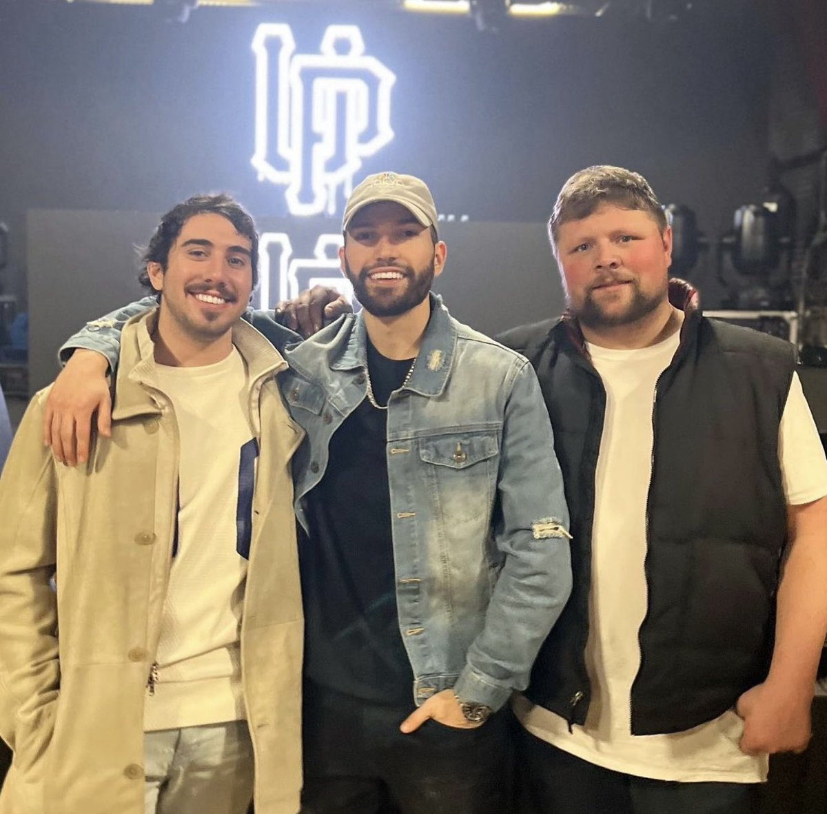 LukeGawne's tweet photo. Today I reached ONE MILLION monthly @Spotify listeners… A couple years ago I wasn’t even sure if my rap career was a viable option. They say pictures are worth a thousand words, so here are a FEW of the many people who helped me along the way (scroll down) #GAWNE https://t.co/uPVKHWB0os
