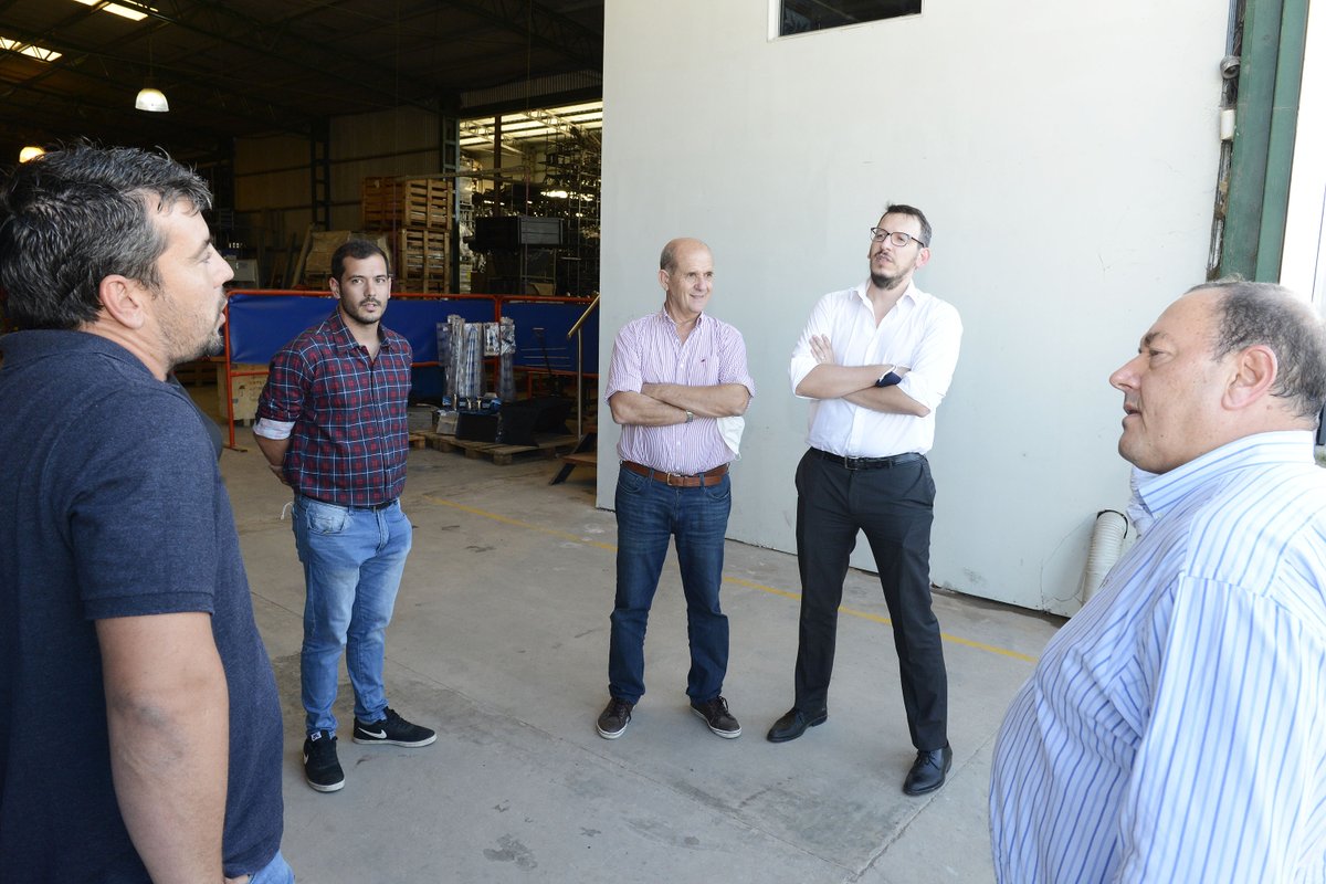JCuattromo's tweet photo. Cerramos dos jornadas de trabajo en el oeste bonaerense en el partido de #Pehuajó, donde junto al intendente @PJZurro visitamos la Metalúrgica Ilari.
Al igual que otras 15 mil #pymes, esta empresa también utiliza las líneas #RePyme de @bancoprovincia para crecer.
#AcáSeProduce https://t.co/kaaOGjzaze