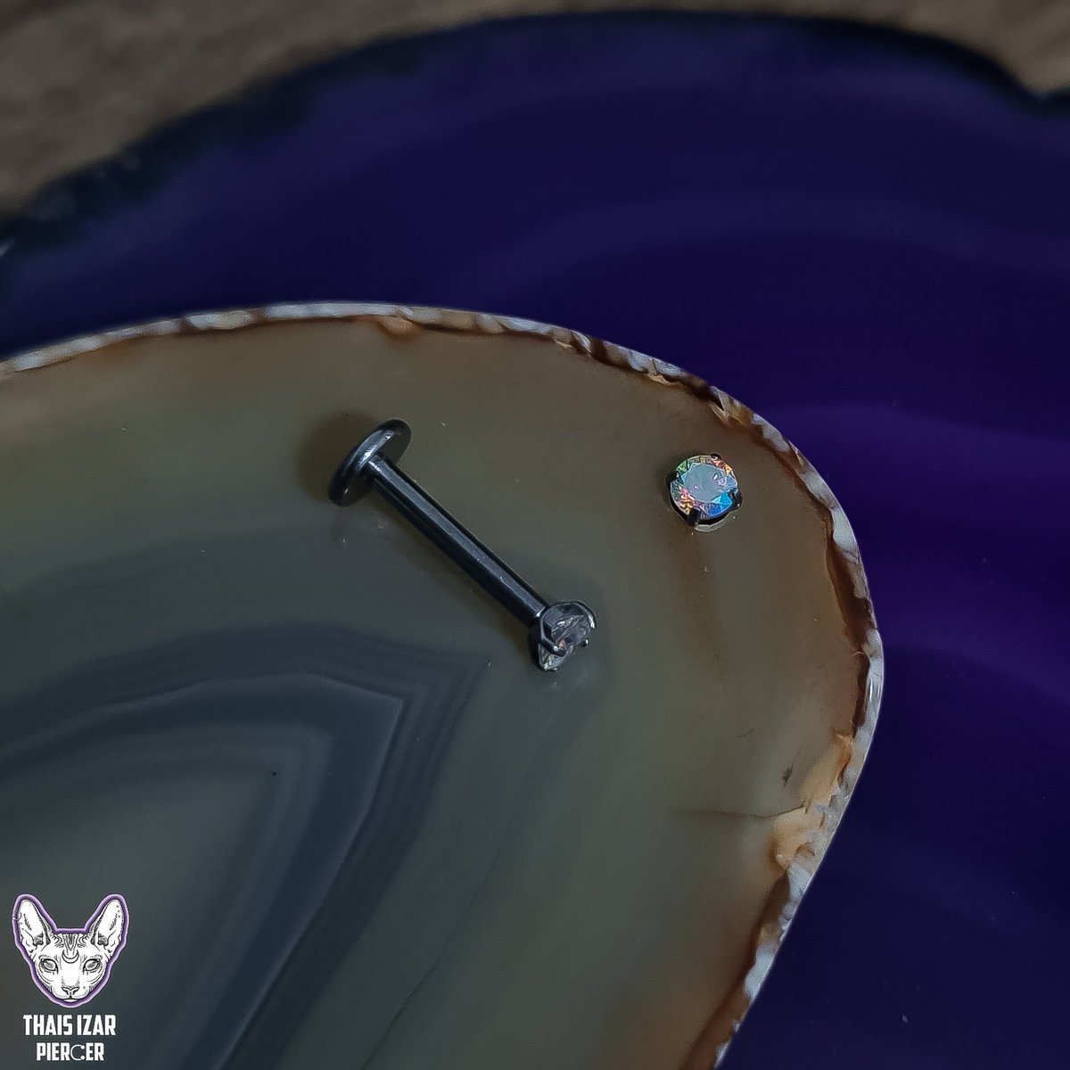 FadaDosInferno's tweet photo. Gosta de "pontinho de luz"? Olha esse furta cor que coisa mais linda e brilhante.
Bora por na sua orelha? Ou nariz? Ou labio? Heinn heinnn? Vamo vamo! Hahaha
#piercing #piercingorelha #piercinghelix #piercingconch #piercingtragus #piercingnariz #nosepiercing #labretpiercing https://t.co/dX2AN8hZzo