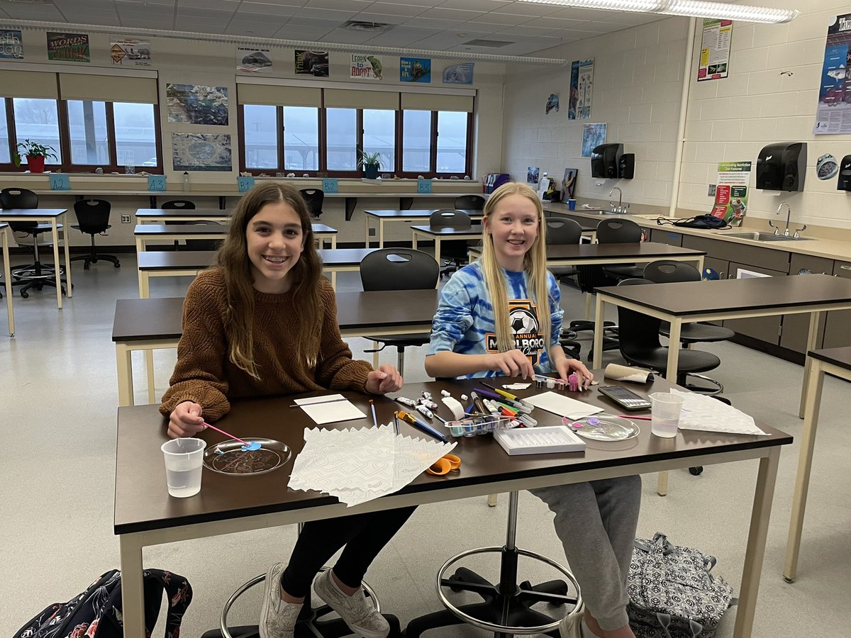 BrackmanScience's tweet photo. It’s Up To Us Club members worked on their beautification projects today — what a creative and relaxing afternoon! 🎨 🖌 🖼 https://t.co/NUB8nFcNym