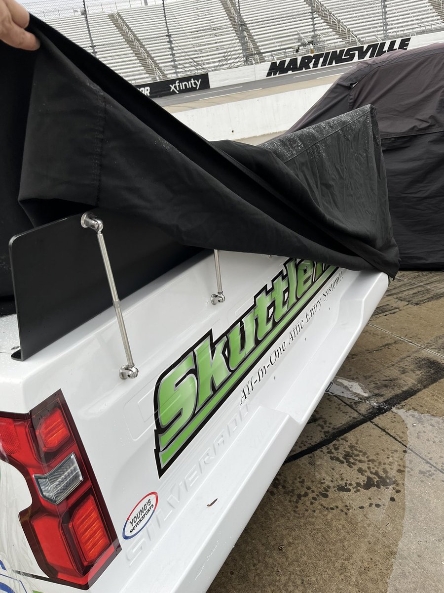 jesselittle97's tweet image. Throwing the cover on it till the race. Practice &amp;amp; qualifying rained out. Will start 16th or 17th I think. 

We’ll go have some fun then. 💪🏼
@SkuttleTight @youngsmtrsports