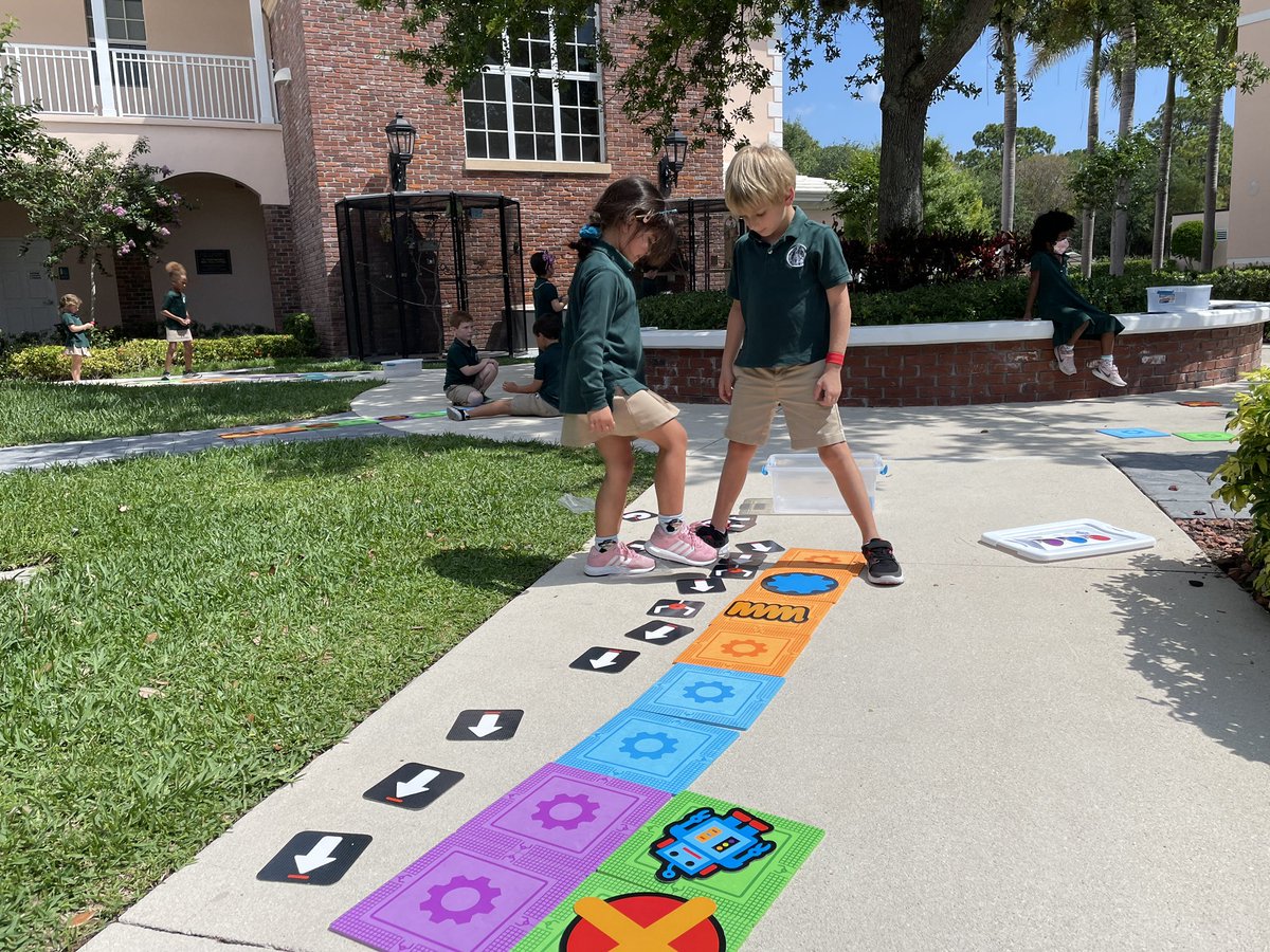 PineCrestSTEM's tweet photo. #PCPreK got unplugged and outside for today’s #PCCompSci lesson! Foundations of coding and algorithms in the mindfulness garden. #PCOutdoorLearning #PCCreativity https://t.co/A9kkGPvMur