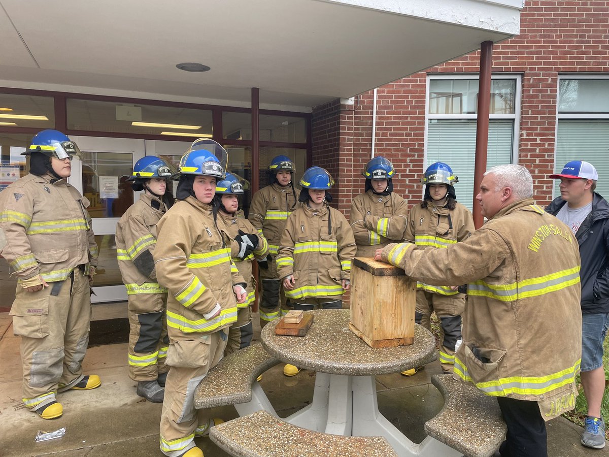 GlennFire's tweet photo. At the “Ole Glenn Firehouse” today, Batt. Chief Joe Ramsey with WSFD came by and performed a live presentation of fire behavior. The students learned first hand how fire grows and develops. #startingthejourney #futurefirefighters #futureleaders #GHSFA https://t.co/PwrQfOdSl7
