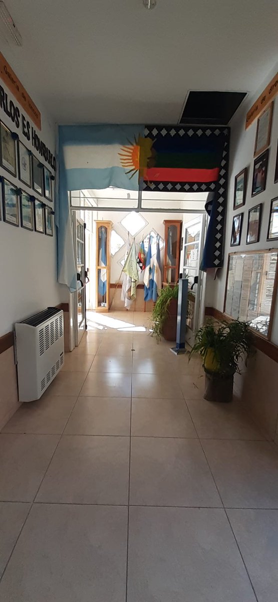 OPTIC_Nqn's tweet photo. #COSTADECATANLIL Estuvimos en la #Escuela320 realizando mantenimiento de los servicios de Internet, WiFi y telefonia VoIP via #NeuSat. El Arraigo en la ruralidad sólo se puede construir garantizando equidad, igualdad y accesibilidad. Seguimos avanzando @OLlancafilo https://t.co/wwRfcYgApG
