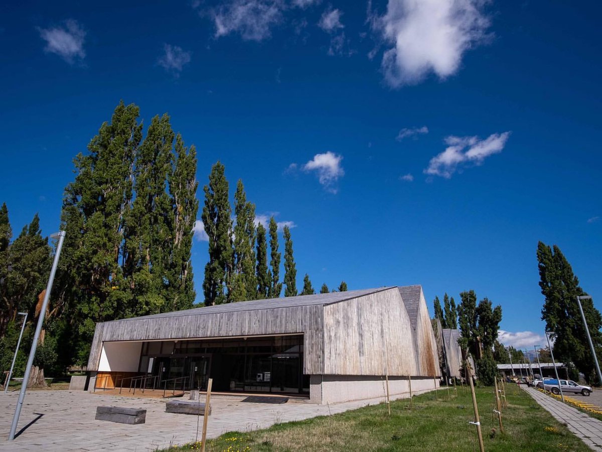patrimonio_cl's tweet photo. ¡Felicitaciones! Museo Regional de Aysén @MuseoAysen obtuvo el Premio LCD Berlín como mejor museo nuevo en Latinoamérica | Toda la información en la web Servicio Nacional del @Patrimonio_cl Cultural https://t.co/RhlzLEgTmi https://t.co/DB3MuAeXSp