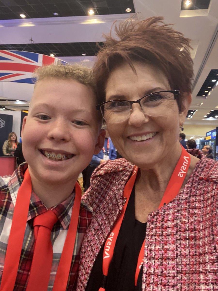 Connecting with the family of ⁦<a href="/Yowell_Michael/">Michael Yowell 🇺🇸</a>⁩ at #spacesymposium #37SS