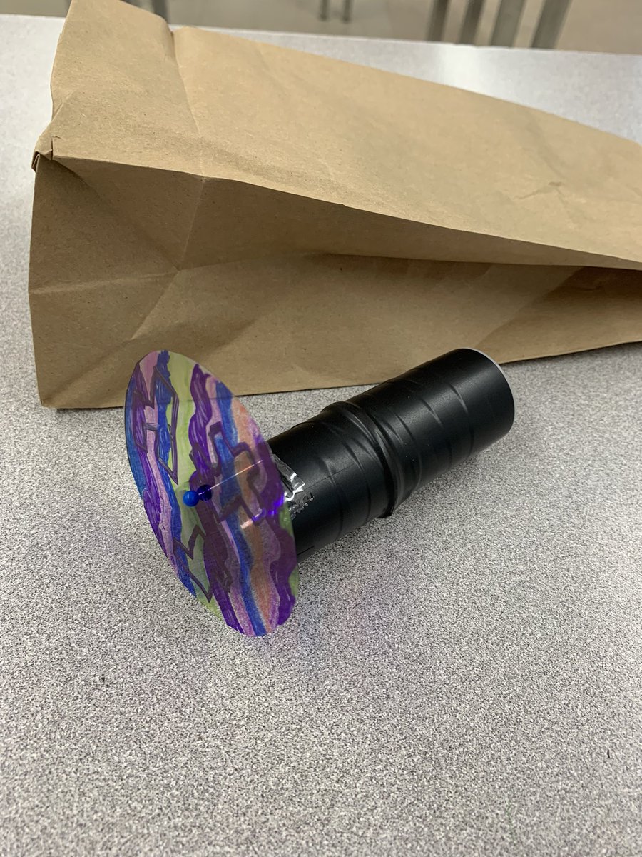 bseigmiller12's tweet photo. Ss apply their understanding of the properties of light by building kaleidoscopes. “I can see how light is reflected off the slides to create the cool designs.” @LopesTara https://t.co/EXmm1XCx0Z