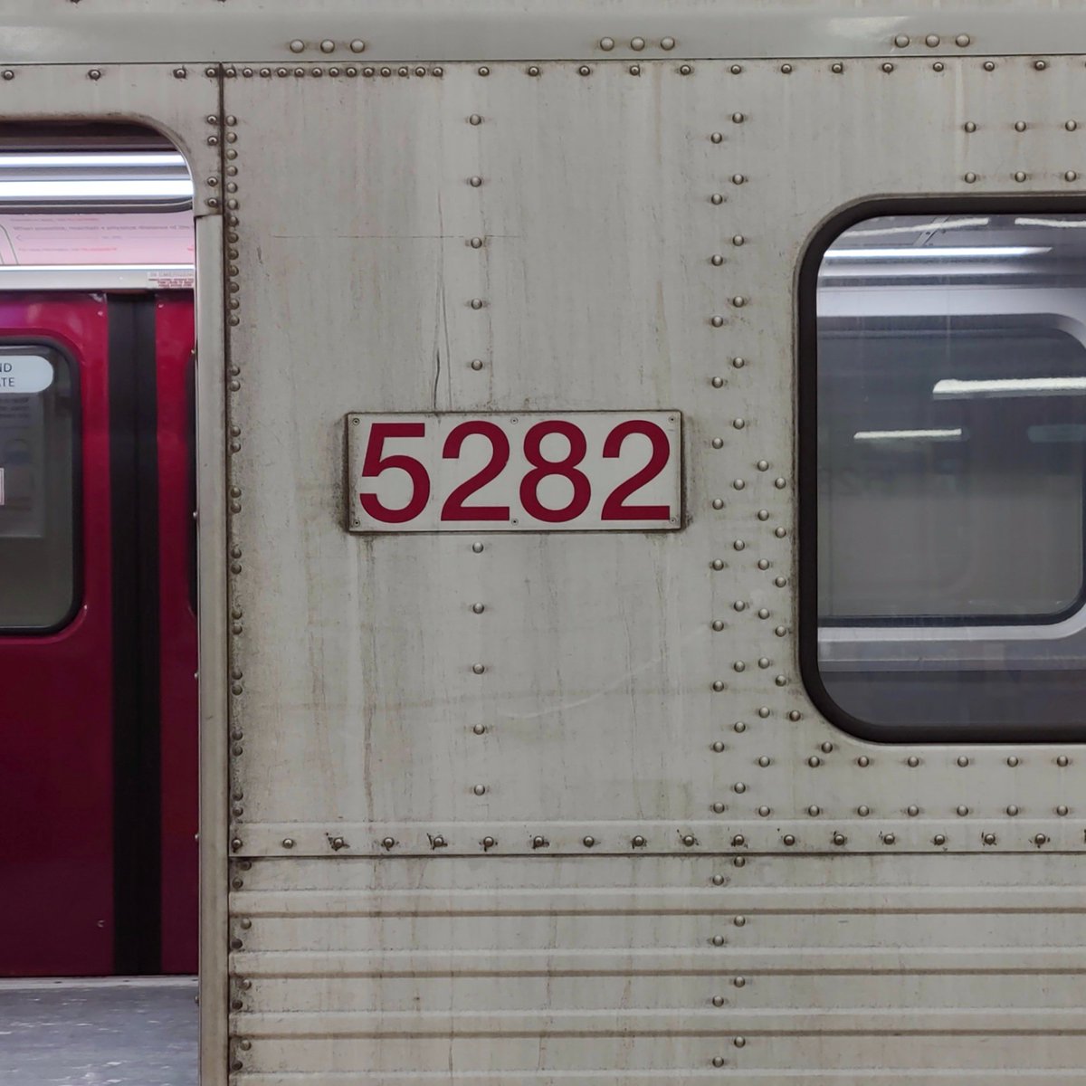 KiplingStation's tweet photo. 5280, 5281, 5282, 5283
(which all just happened to be across the platform from one another)

#TTC #BloorDanforthSubway #KiplingStation https://t.co/ERYT3JOzbf
