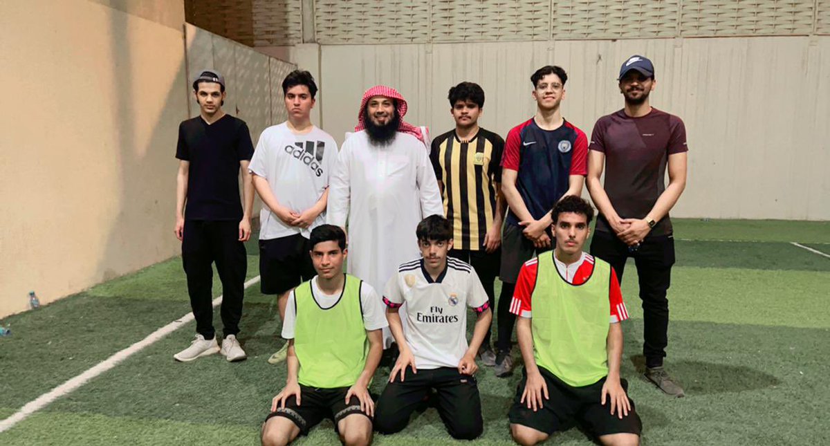 دوري الطلاب لكرة القدم 
بين مدارس شروق المعرفة الأهلية ومدارس أجيال الحضارة 
ضمن الدوري الرمضاني
لمدارس شركة ابن رشد التعليمية القابضة..
#رمضان 
#وزارة_التعليم