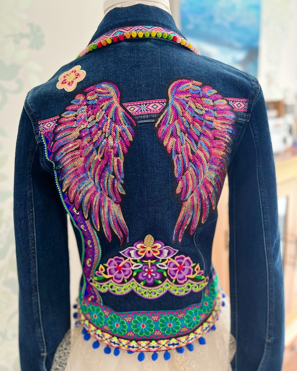 Glastosista's tweet image. New bespoke unique design jacket - size 8 for a lovely lady’s daughter ready for Glastonbury Festivals! Glastonbury Festival Fans #festivalready #festivaljacket #festivaldenimjacket #glasto22 @glastonbury @emilyeavis @festivalglasto