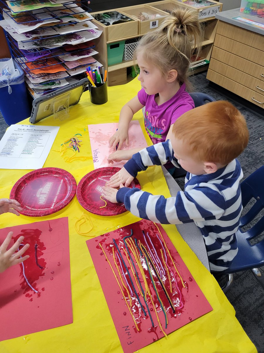 ClemensClass's tweet photo. Day 4 of #WOYC2022 was a huge hit with #artsythursday String art, fingerpainting, and watercolors - How fun!  We even painted the building with water. @la_neal @theSMSD #bhmovemountains https://t.co/zDn9VHBziS