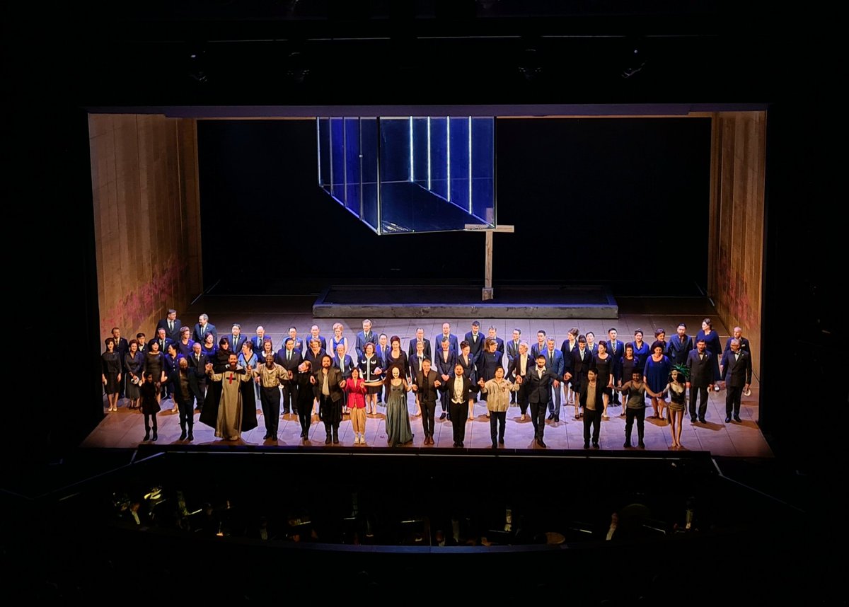 Opernjunkie's tweet photo. Glanzlichter des Abends sind der strahlende Mirko #Roschkowski und die zauberhafte Melody #Louledjian, ansonsten ein dramaturgisch überwiegend zäher Abend, ich schätze, die Oper wird zurecht kaum gespielt wird! #CurtainCall #Premiere #Spontini #FernandCortez #OperDortmund https://t.co/4LJ0tcAJuz