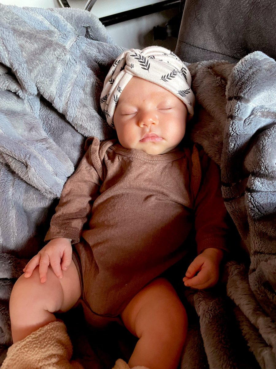 paigeeshines's tweet photo. I never post on here so here is an update of how my life is going with miss River-Rei 💖 https://t.co/HSg77ILyzR