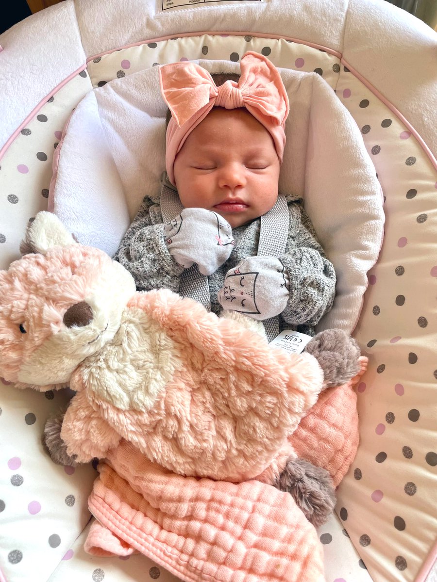 paigeeshines's tweet photo. I never post on here so here is an update of how my life is going with miss River-Rei 💖 https://t.co/HSg77ILyzR