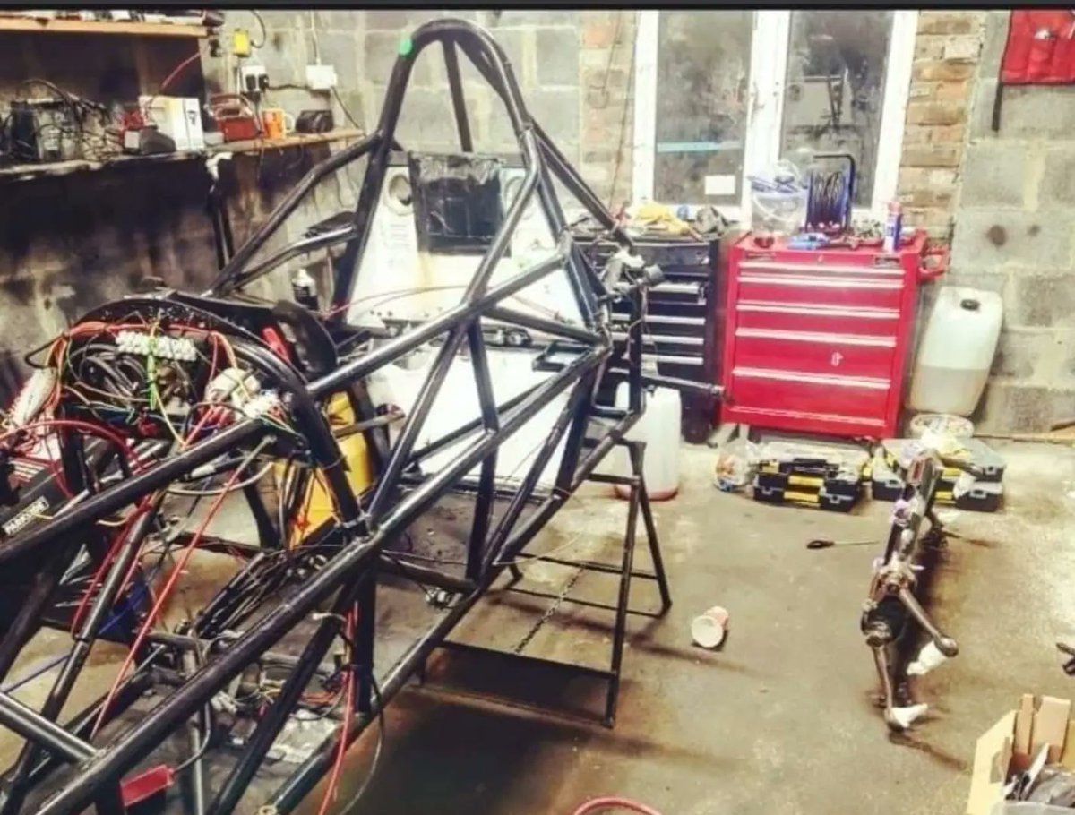 FormulaVeeIrl's tweet photo. (1/2) You might remember, exactly 8 days before our season opener in Kirkistown, we posted this car and asked was it possible to do a total rebuild in just 8 days?
#formulaveeirl #formulavee #racing #msirl #motorsport #circuitracing https://t.co/CWehSdBMID