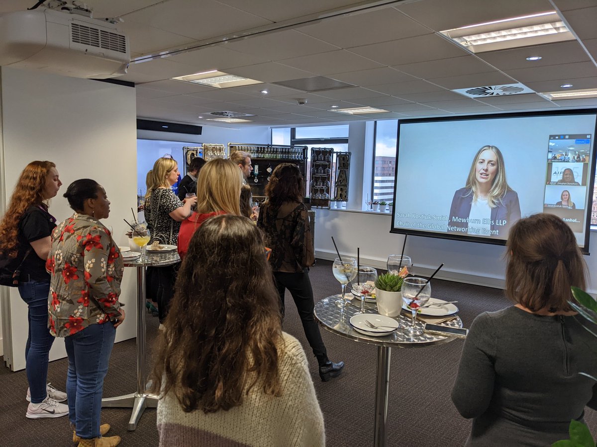 MKSmithIP's tweet image. Fun evening for the #AIPLA Women in IP Global Networking Event - gin, conversation, and a nice lie down! (We were learning about sleep quality!) #WIPNE