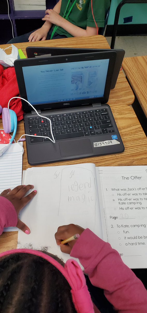 BridgedaleElem's tweet photo. Mrs. Drennan's 1st-grade class worked hard during their Skills lesson. Some students worked with a teacher to master sounds while other students were challenged with various acceleration and enrichment activities. @JPschools @JasonJbeber #successtobarkabout #beaglepride🐶 https://t.co/7Nc0UpSMRB
