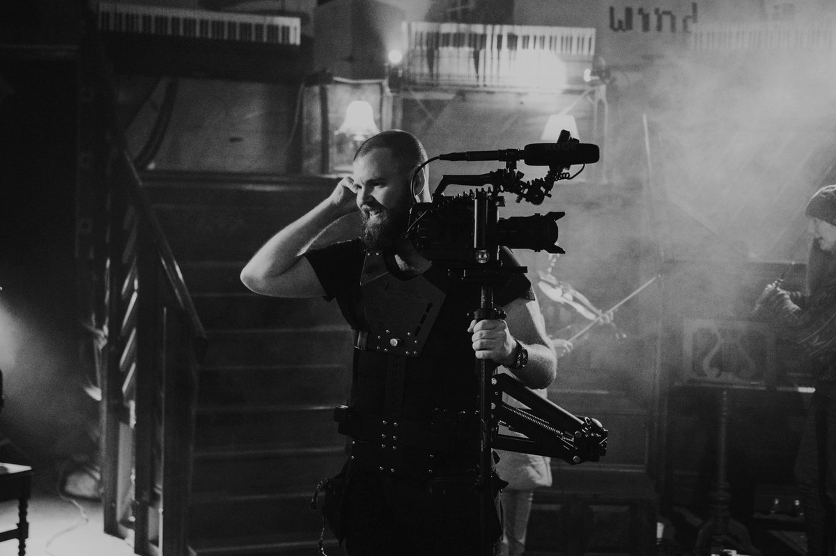 I've lost track of how many epic music shoots I've been on this year already! What a powerful thing music is, coming back with full force after the last few years. I love you all x #musicvideo #glidecam #sonyfs7 #scottishmusic #yokopwno 📸 @kirstinmcewanphotography