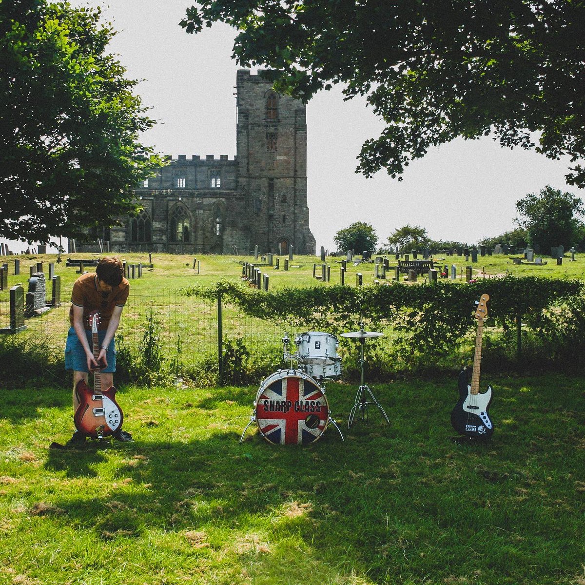 Sharp_Class's tweet photo. Found a few random photos from the Keep The Faith single cover photo shoot last year. Can’t wait for weather like this again💥🎶 https://t.co/dWqVTkpWla
#sharpclass #single #music #singlecover #vinyl https://t.co/F0iNpjgYqT