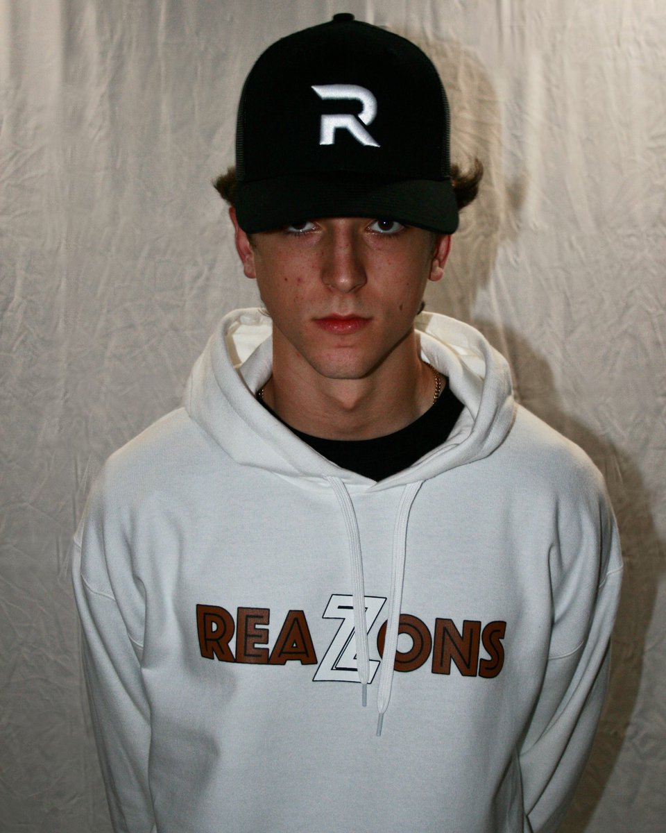 ReazonsApparel's tweet photo. Make sure to complete your fit with our new HATS! #smallbusiness #clothingbrand https://t.co/VHi7grkJRT