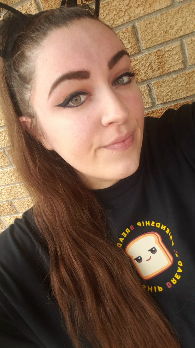 SparkleRussian's tweet photo. Got some friendship bread delivered for my birthday today! @KYR_SP33DY @Albi_SideArms https://t.co/6Ik1JqAZ7H