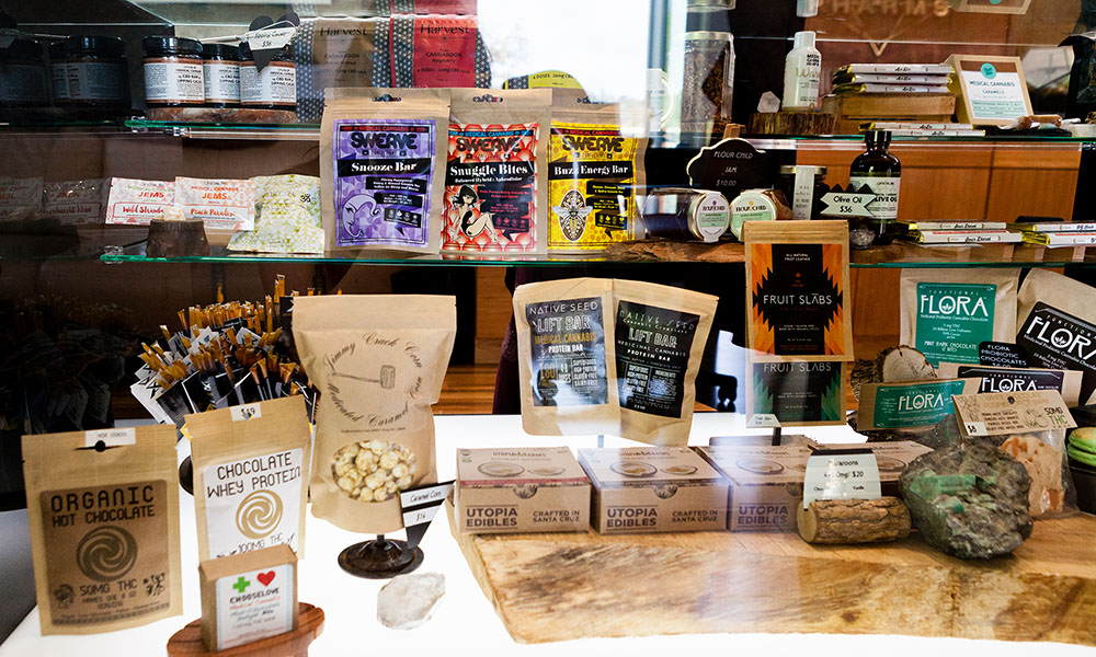 cannaworldj_esp's tweet photo. Cada día aumenta la diversidad de #productos disponibles en la industria. Actualmente, hay 4 tipos de artículos que lideran el #mercado: #comestibles, #bebidas, #tinturas y sublinguales, y para el cuidado de la #piel. https://t.co/tsKTOwxUmM