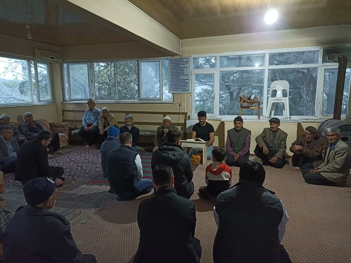 MUSIADAlanya's tweet photo. Başı rahmet, ortası mağfiret, sonu ise cehennemden azad olan mübarek Ramazan-ı Şerif ayımızda bugün Dere Çukuryurt köyüne misafir olduk. Yönetim kurulu üyelerimiz ile hazırladığımız yardım kutularını dağıttık.++ https://t.co/XEqsN4XGlx