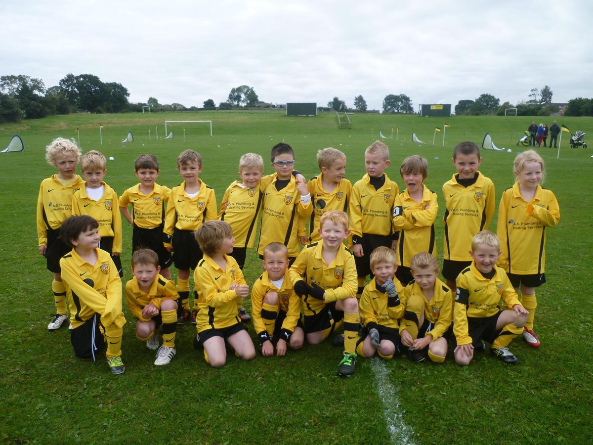 IsaDragons's tweet photo. After 11 years of junior football, Mynydd Isa Dragons play their last game this Saturday v Deeside Dragons. 
Come on down and give your support for what should be a great game.
@ArgoedHS
@Isafootballclub
📅 09/04/22
🆚 @DsideDragonsFC
🏟️  Argoed Sports Club
🕑 Ko 0945 https://t.co/CXHMiV0VmY
