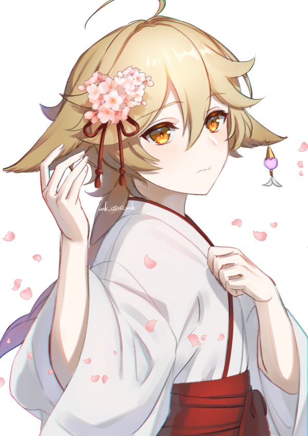 aether (genshin impact) 1boy male focus blonde hair hair ornament japanese clothes flower hair flower  illustration images