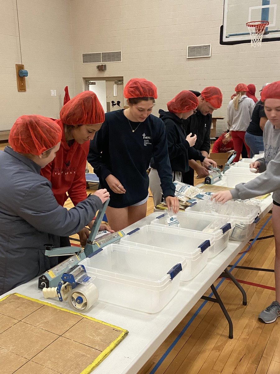 NWOSU_SAAC's tweet image. We love opportunities to serve! Our student-athletes were killing it today with their participation in Stamp out Starvation! Thank you to all who helped! #RRR