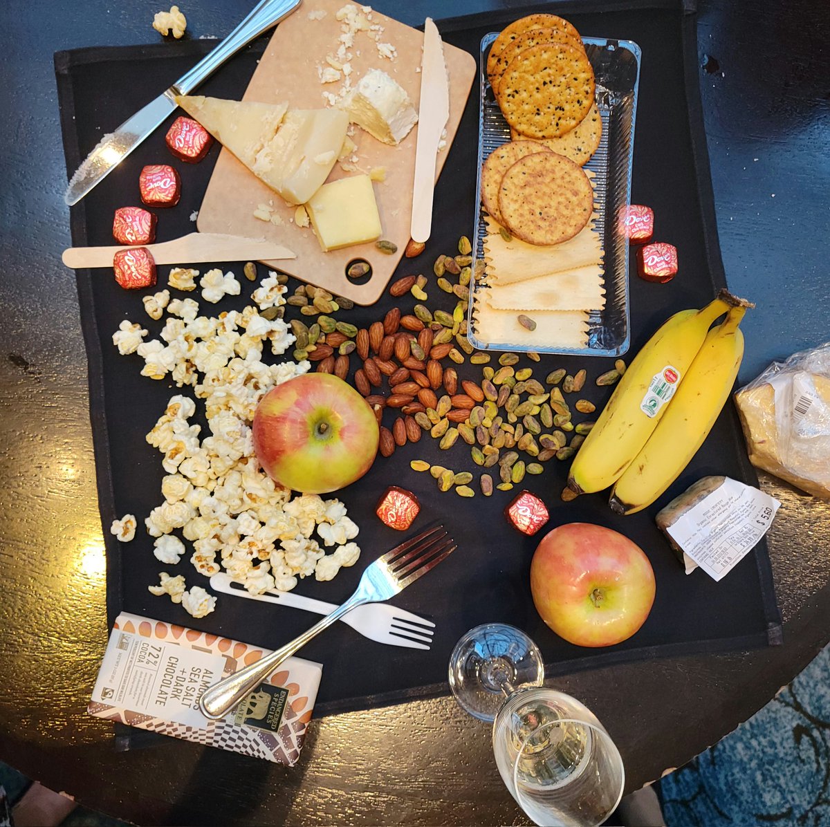 m_m_chouinard's tweet image. Writers conferences are the best. The amazing @byLaurieSheehan just crated this cheese platter out of thin air. #SheUnderstoodTheAssignment @daisyj #leftcoastcrime