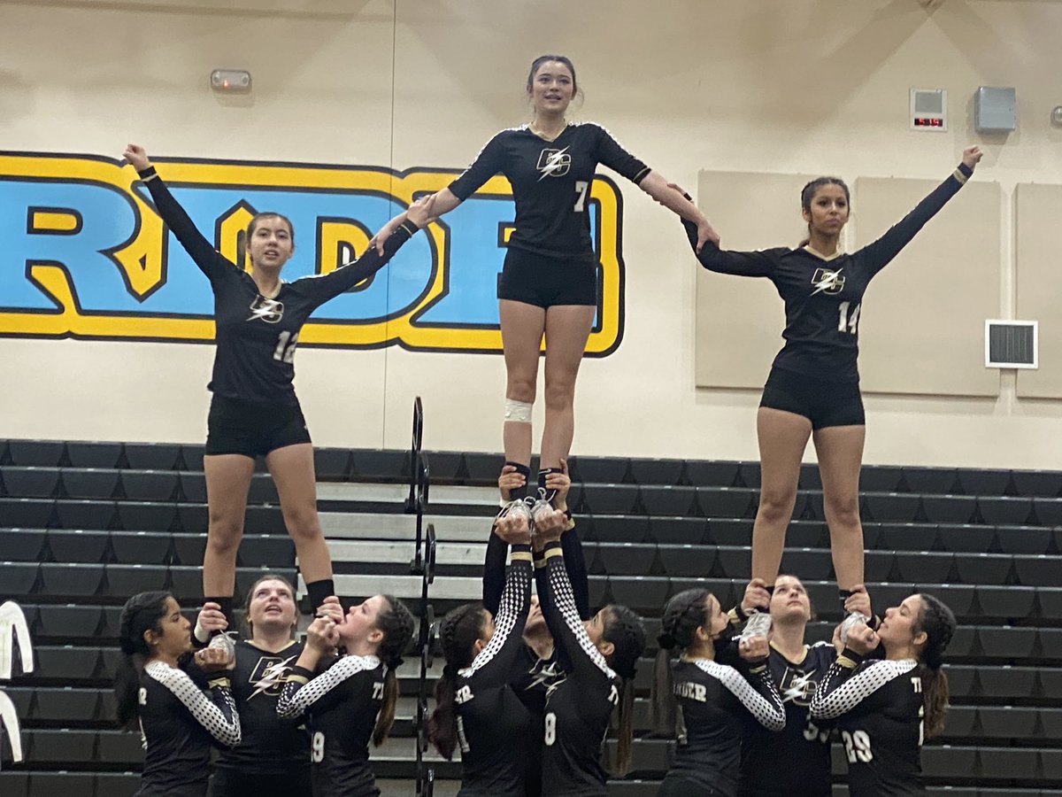 Good luck ladies competing against AHS! <a href="/BuhachCheer/">BCHS CHEER</a> @BCThunderAD