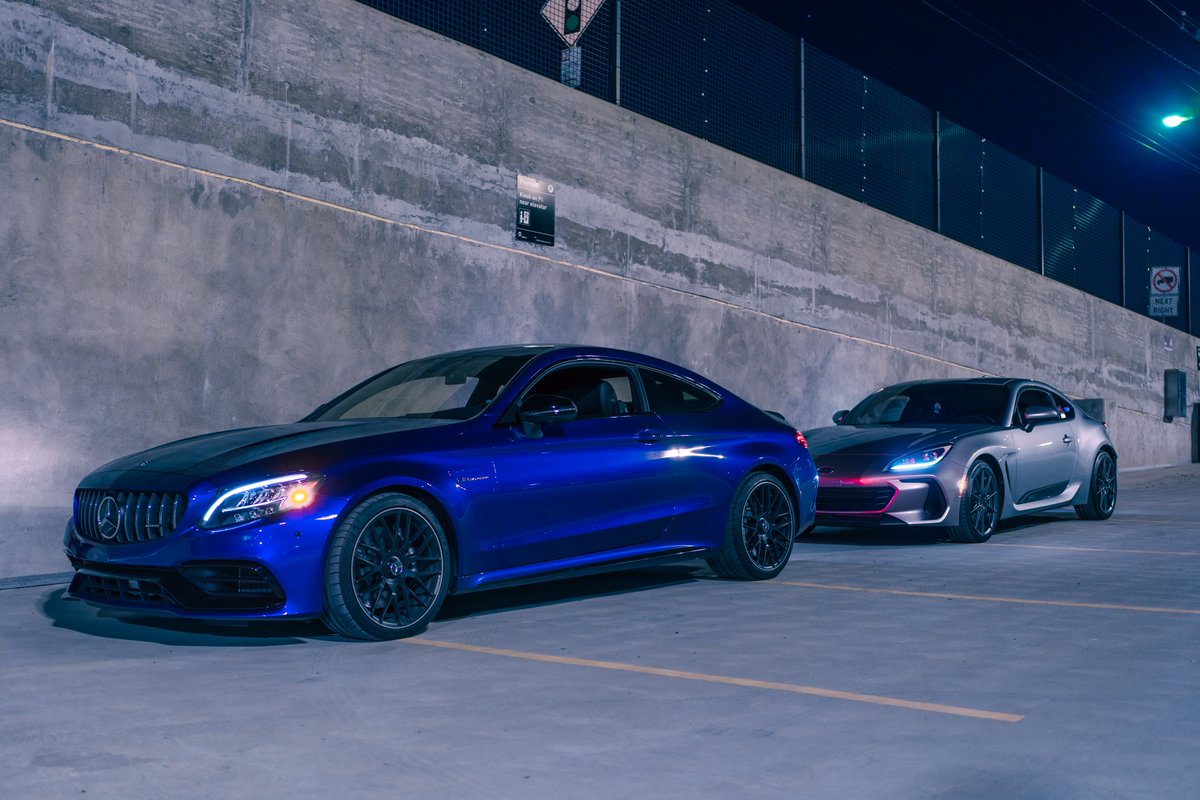 PrimuIas's tweet image. beautiful pictures of my car and the homies @Resisting  😍