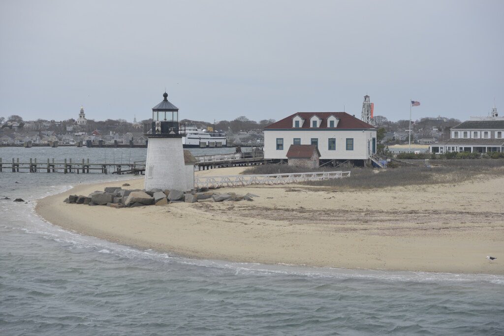 cctphotographer's tweet photo. Hello Nantucket. @capecodtimes #ACK #brantpointlighthouse https://t.co/ArK61A2LGR