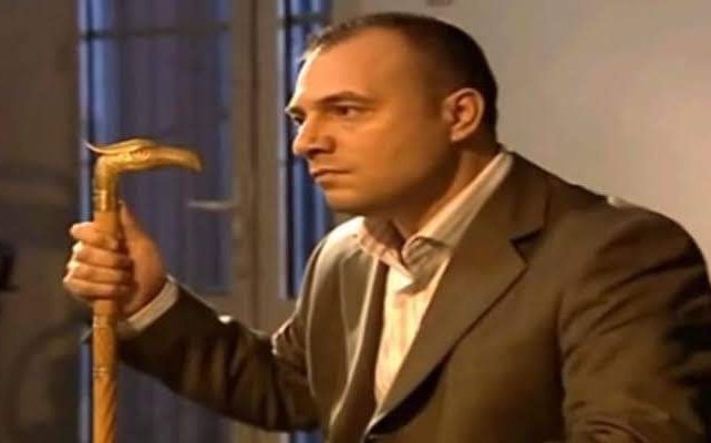 a_erol4232's tweet photo. Kabadayının yumuşak bir yanı olursa Namı büy��k ömrü kısa olurmuş.
Aramızdan ayrılışının 18. Senei devriyesinde saygı, rahmet ve minnetle anıyoruz... 
Azdan az çoktan çok gider.. ♣️
#Çakır #KurtlarVadisi
#SüleymanÇakır #8Nisan2004 https://t.co/PczamLkUOb