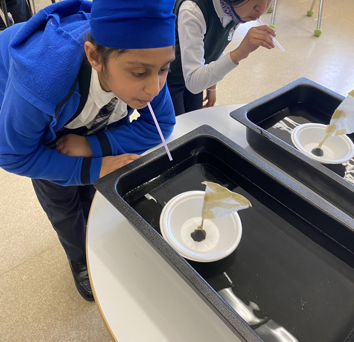_msquijano's tweet photo. In science we’re having so much fun constructing and testing boats in water! Today we focused on sails and how they help boats propel through water! 🌊⛵️ https://t.co/TFWpUKwzW2
