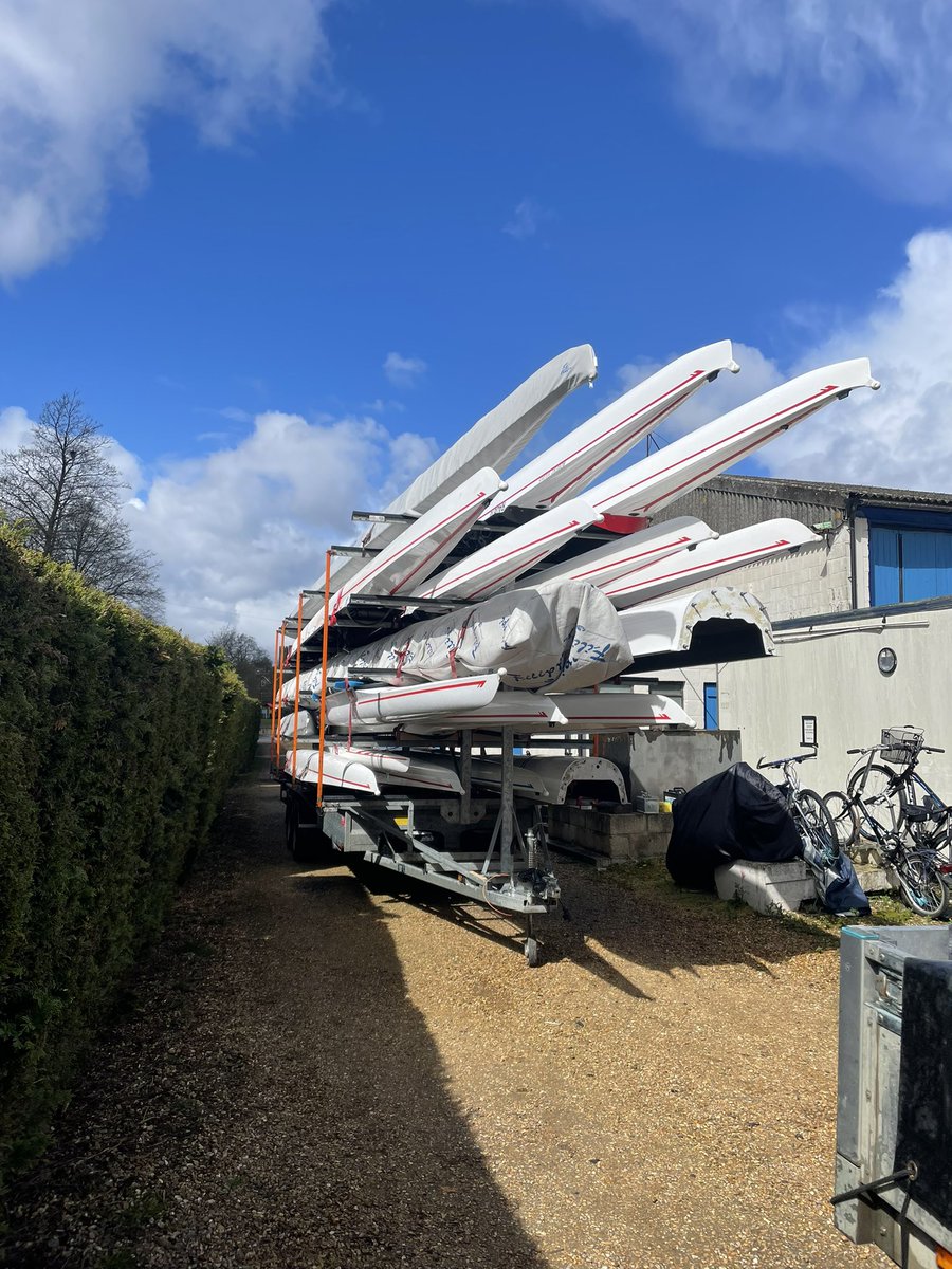 RadleyBC's tweet photo. Day 1 of training camp complete. Shoutout to boatman APT, getting the boats to @Kings_Ely_BC in the wind! #fillipi #rowinallweather #RCBC https://t.co/RU5UHJiURb