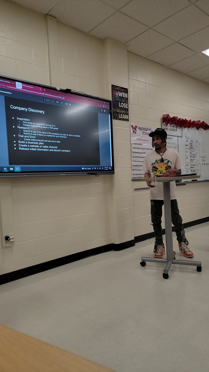 GoodwinRVHS's tweet photo. All interest are valued in our class. One student's dream is to design clothing. Today fashion designer, owner of Met Star, KJ @_SPLK, graduate of @SV_Vikings and @UofSC shared steps to starting a clothing business.  @Rich2Transition @WHS_Redhawks website: https://t.co/ZbY1aSaZTa https://t.co/YYO06oUInc