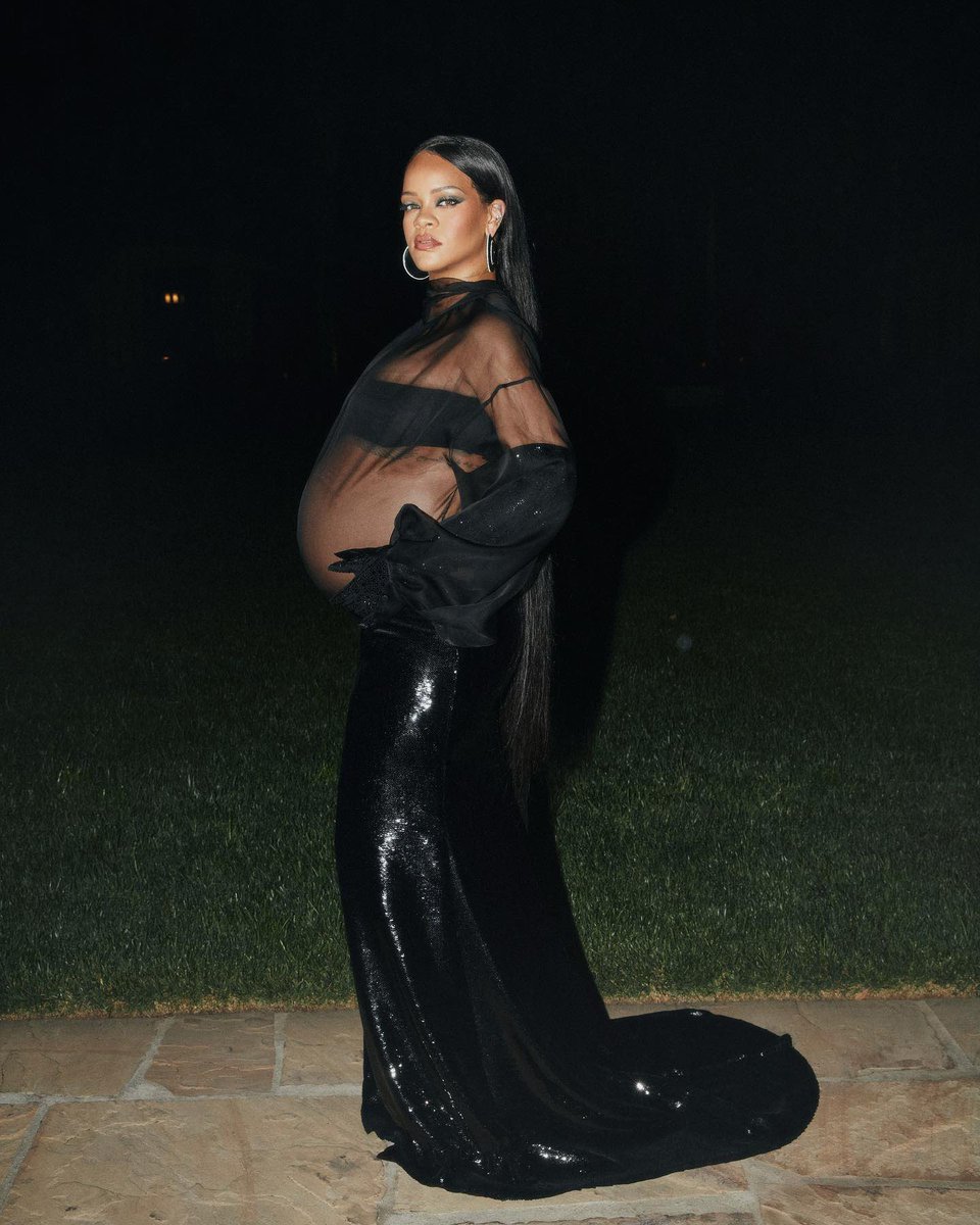 Congratulations are in order as <a href="/rihanna/">Rihanna</a> makes her debut on the
#ForbesBillionaires List &amp; is now the richest female musician in
the WORLD! #blackgirlmagic ✨