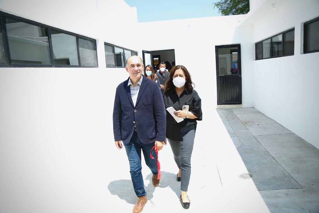 DIFMunicipalSLP's tweet photo. Este día llevamos a cabo la entrega de la Rehabilitación del Albergue “Nuestra Casa”🏡 , ubicado en la Delegación de Pozos el cual alberga a personas adultas mayores. https://t.co/7Sf4yb9fmK
