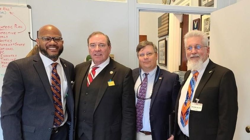 IFAS_Extension's tweet photo. Thank you to @RepDarrenSoto, @DrNealDunnFL2, and others for meeting with us this week.

The Joint Council of Extension Professionals #PILD conference is a way to reconnect with #Extension agents across the US, learn from one another, and advocate for our work. 

@SWFLVegMan https://t.co/TOvrfDiKmQ