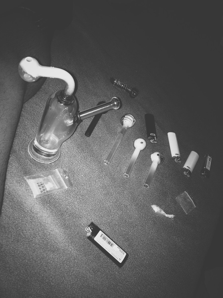CloudboyT's tweet photo. Stay high and hard✌ https://t.co/e4ajuR1pht