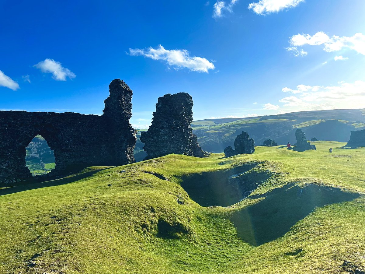 My favourite place - Castle Ruins on top of the world ❤️ #NFT #NFTphotographers #nftphotography #NFTcollection