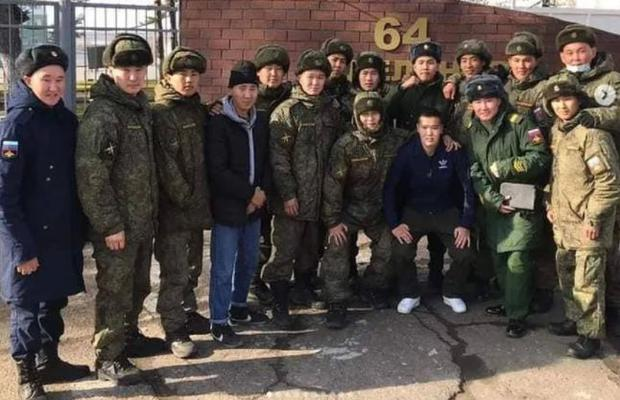 nachomdeo's tweet photo. La masacre de Bucha por parte Regimiento 64 al mando del coronel ruso Omurekov Asanbekovich, abre la puerta a un oscuro objetivo de la actual etapa de la invasión: el uso de minorías étnicas para radicalizar el conflicto, esconder las bajas y quizás nuevas matanzas. Sale hilo https://t.co/QRvuGpSB8q