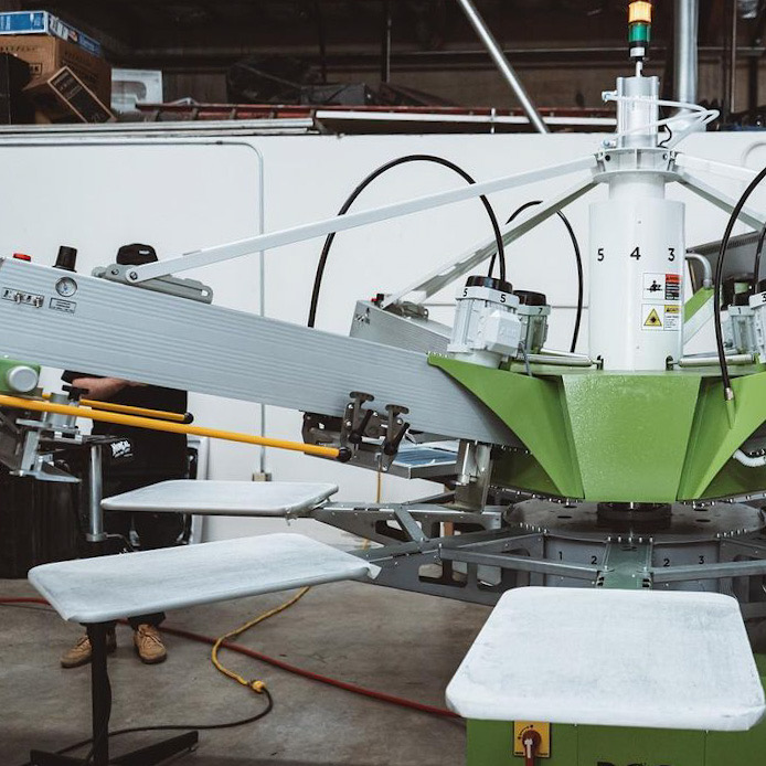 roq_us's tweet photo. We’re inching our way to the weekend, Printers (finally lol)! What’s been on your press this week?

#PressOnward, Printers! We’re almost there &amp; you're crushing it as always 💚🤘

📸: NorCal Screen Print Supply #ROQUS #ScreenPrinting #ScreenPrint #PrintFam #DecoratedApparel https://t.co/civKdsvayD