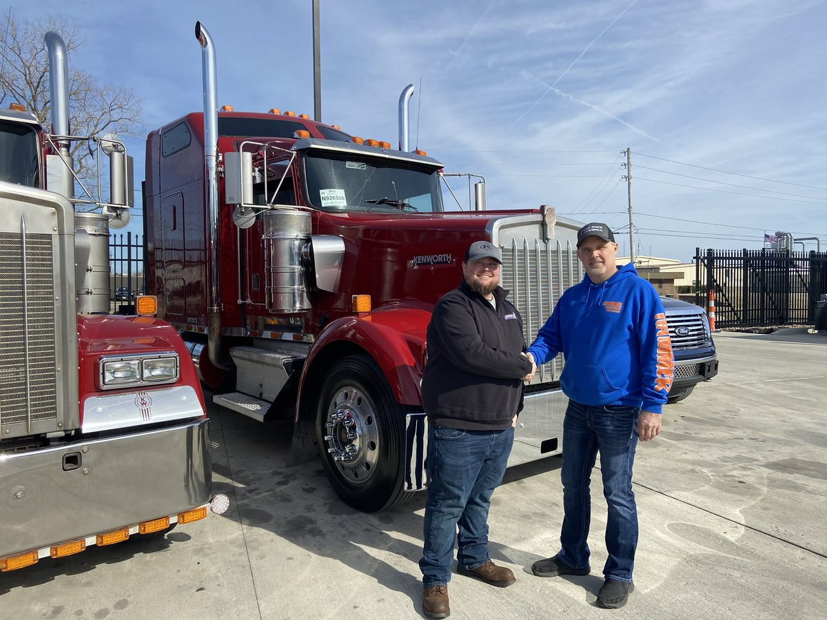OhioTruckSales's tweet photo. Enjoy your new #Kenworth Mid-State Seawell Inc! Thank you for your business! #kenworthsofinstagram #semi #semitruck #largecar #bigrig #semisforsale #SOLD #chrome #largecarsmafia #trucksforsale #truckersofinstagram #semitrucksforsale #kenworthlargecars #truckstop #18wheeler https://t.co/03gnqz2coI