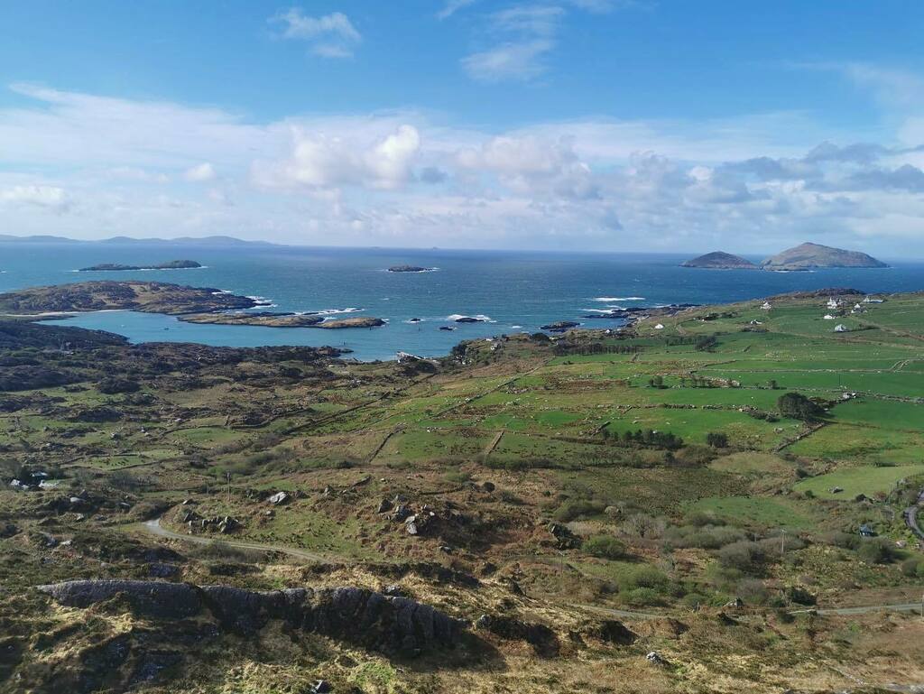 SneemHotel's tweet photo. Derrynane today, this is why it is called “The Kingdom” #sneemhotel #derrynane #thekingdom #originalirishhotels #kerryweddingvenue #lovekerry thanks @sneemseaweed for the picture 😎 https://t.co/hReZfA527o https://t.co/xHLBnuFFqJ