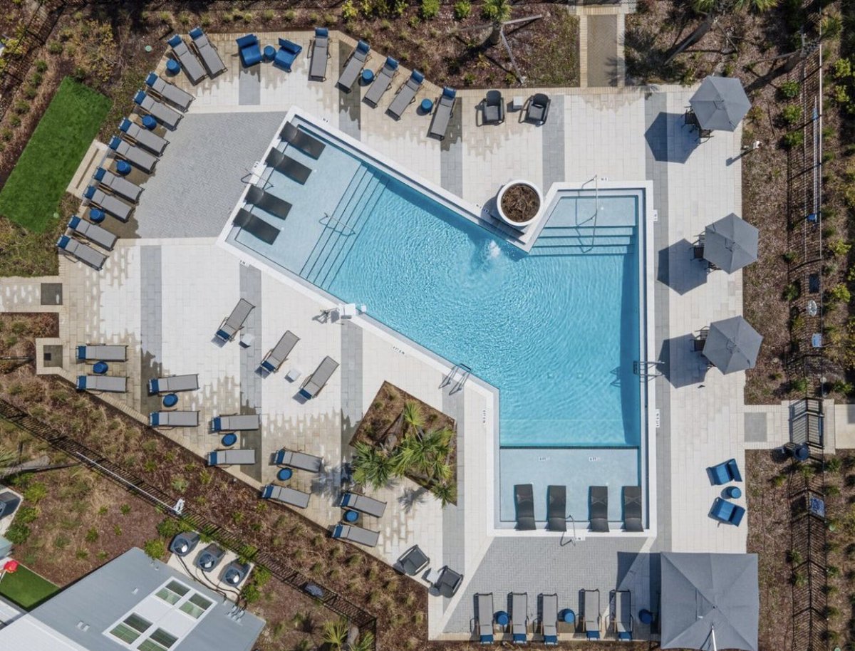 Another wonderful commercial pool built in the sunshine state!! 

#arlingtonproperties #newpool #itstimetoloveyourbackyard #letsgoswimming #coxpoolsbirmingham #poolbuildingprocess #trusttheprocess #details #birminghampoolbuilder #birminghamal #alabamapools #poolmarketing #pool