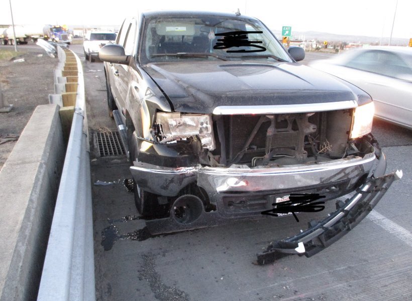 wspd3pio's tweet photo. April is National Distracted Driving Awareness month. This driver crashed into a DOT metal guard rail in Pasco. When the driver called 911, he stated he was using his cell phone and was distracted. #OnTheRoad #OffThePhone @cbtstfTZM https://t.co/2CZoT9FwAL